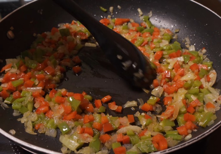 el-arte-de-sofrito-perfecto-la-base-de-muchas-recetas-latinoamericanas.jpg